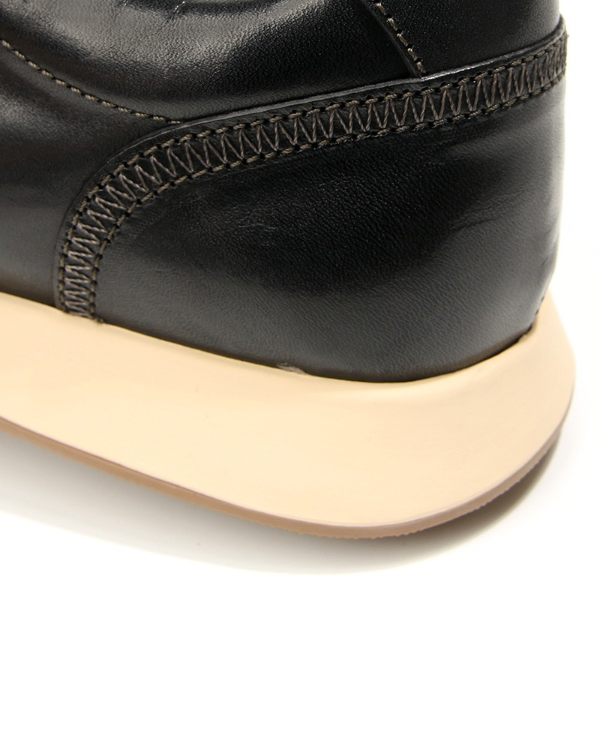 Obsidian Glide Leather Sneakers