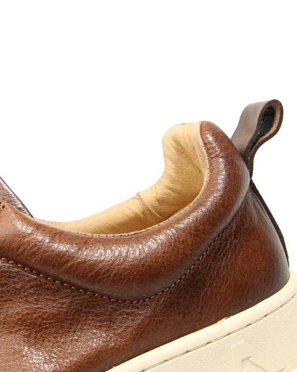 The Chestnut Vintage Laceless Leather Sneaker