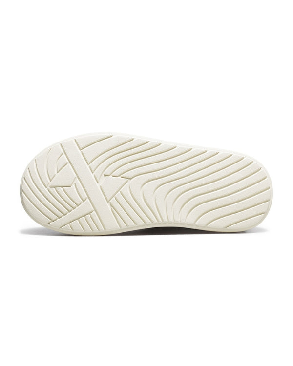 The Desert Trail Laceless Glide Low Sneaker