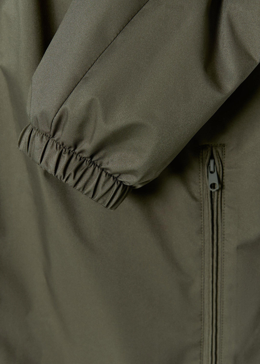 Iconic Windbreaker Jacket Olive