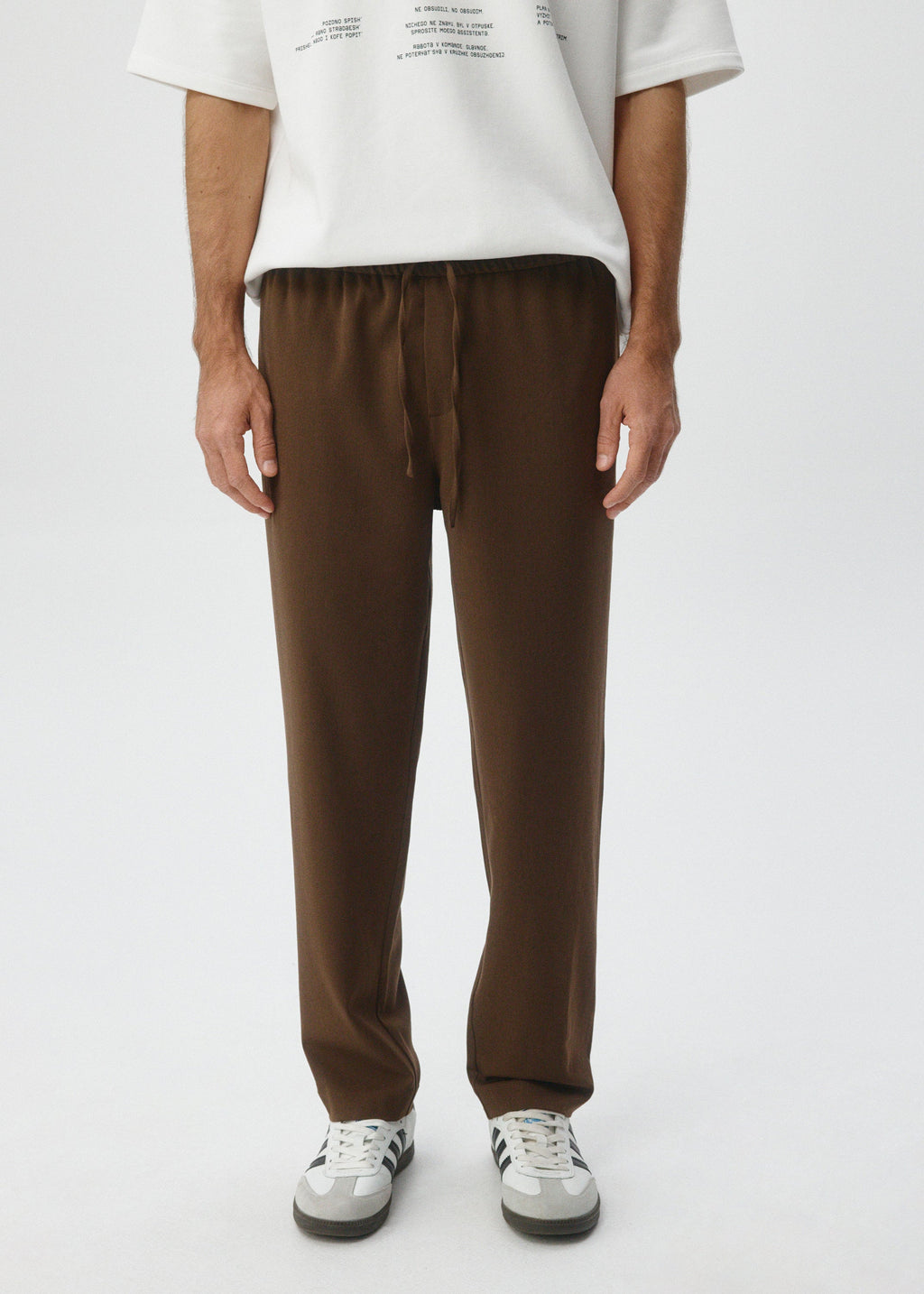 ELASTIC WAISTBAND SLIM FIT TROUSERS WITH MID RISE BROWN