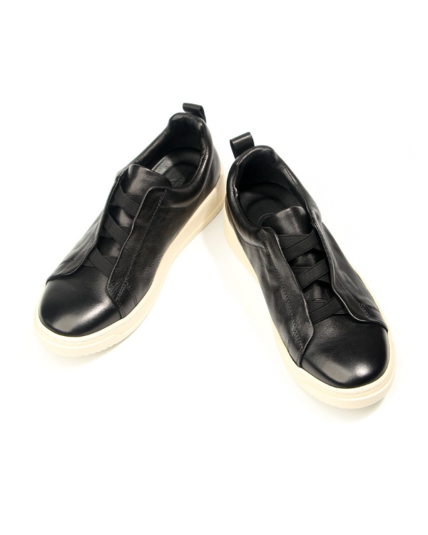 The Worn Vintage Laceless Leather Sneaker